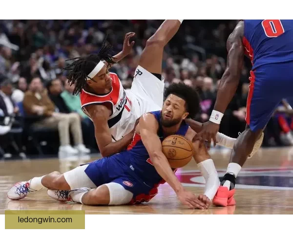 坎宁安确诊气胸引发热议 NBA评奖规则遭质疑 活塞季后赛希望受挫